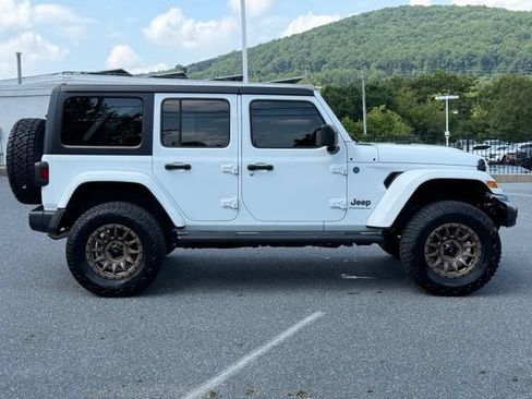 Used 2024 Jeep Wrangler Unlimited w/ Convenience Group AWD/4WD image 14
