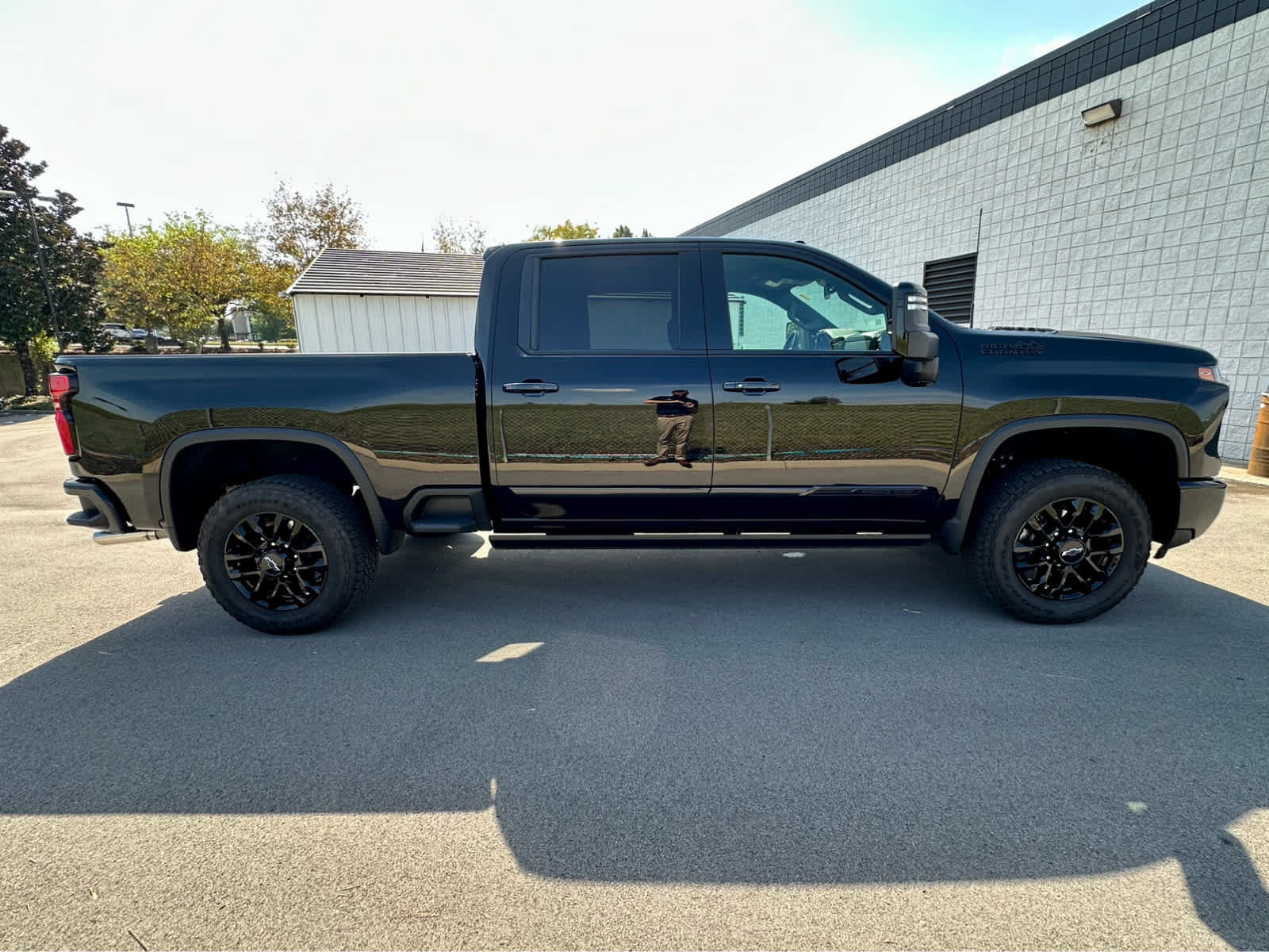 Used 2026 Chevrolet Silverado 2500 High Country w/ Midnight Edition AWD/4WD image 4