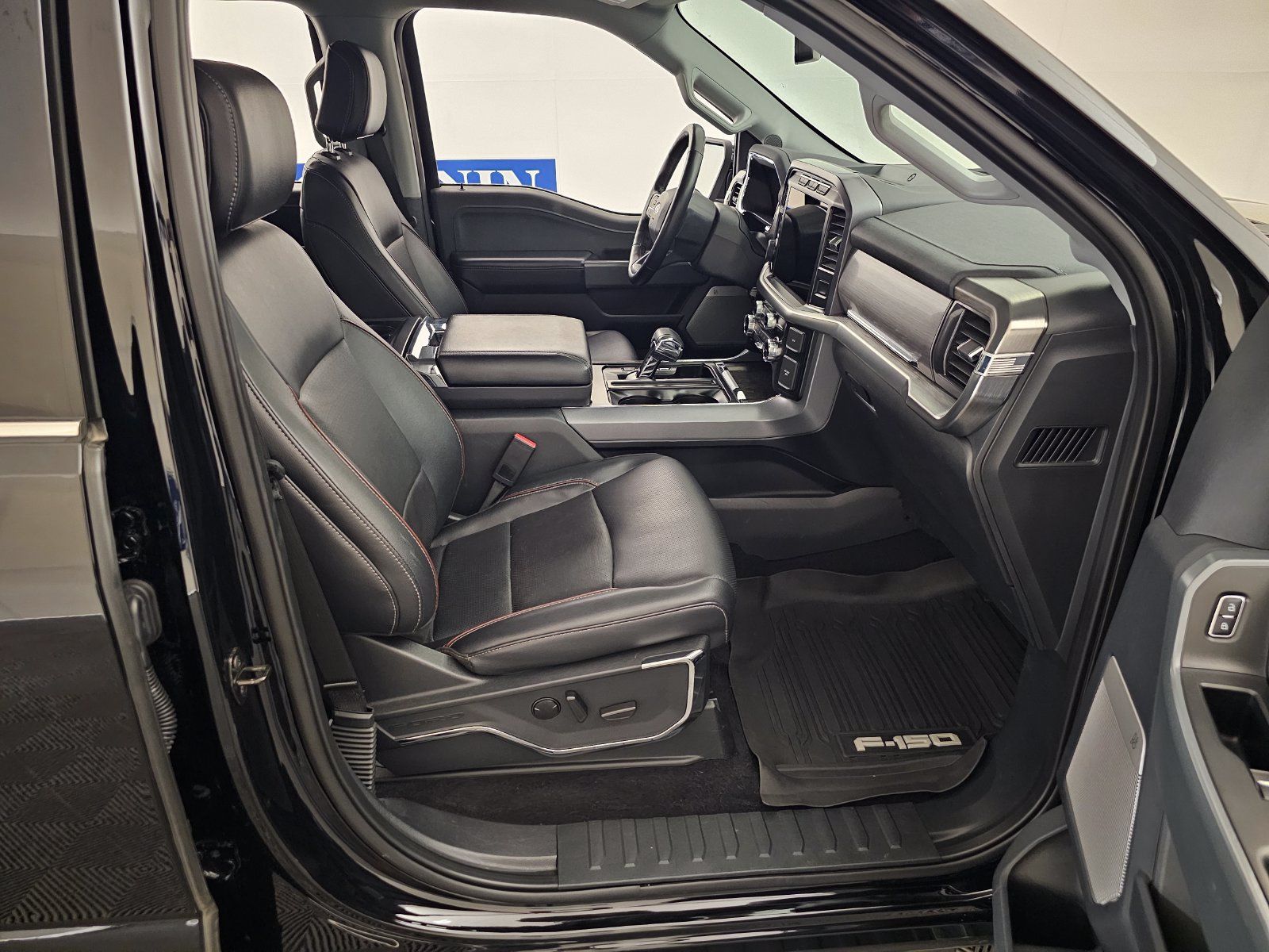 Used 2023 Ford F150 Lariat w/ Trailer Tow Package AWD/4WD image 29