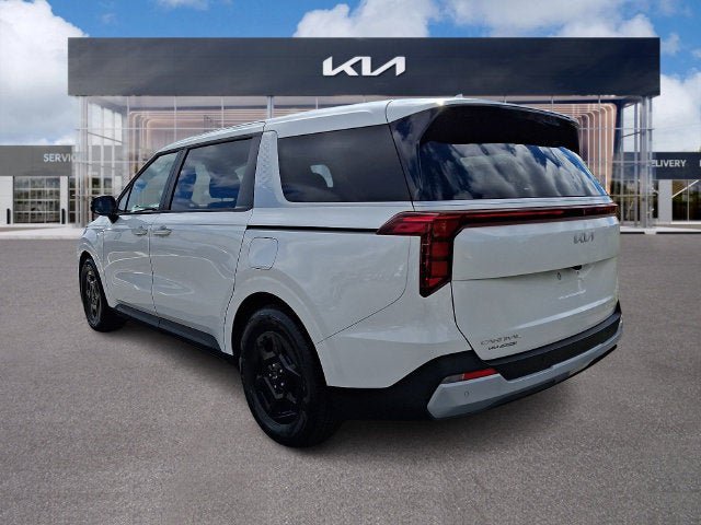 Used 2026 Kia Carnival FWD image 4