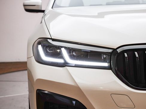 Certified 2023 BMW 530e w/ M Sport Package image 5