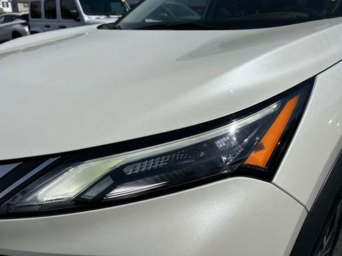 Certified 2023 Nissan Rogue SV w/ SV Premium B Package AWD/4WD image 7