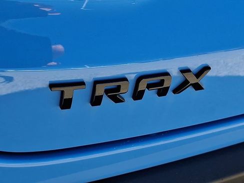 Used 2024 Chevrolet Trax RS w/ Sunroof Package image 30