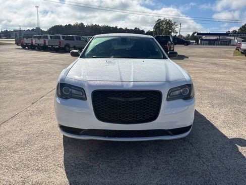 Used 2022 Chrysler 300 Touring w/ Sport Appearance Package image 3