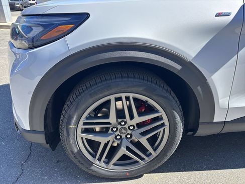 New 2026 Ford Explorer ST-Line w/ ST-Line Street Pack RWD image 18