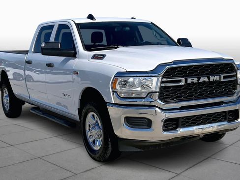 Used 2020 RAM 2500 Tradesman w/ Chrome Appearance Group image 3
