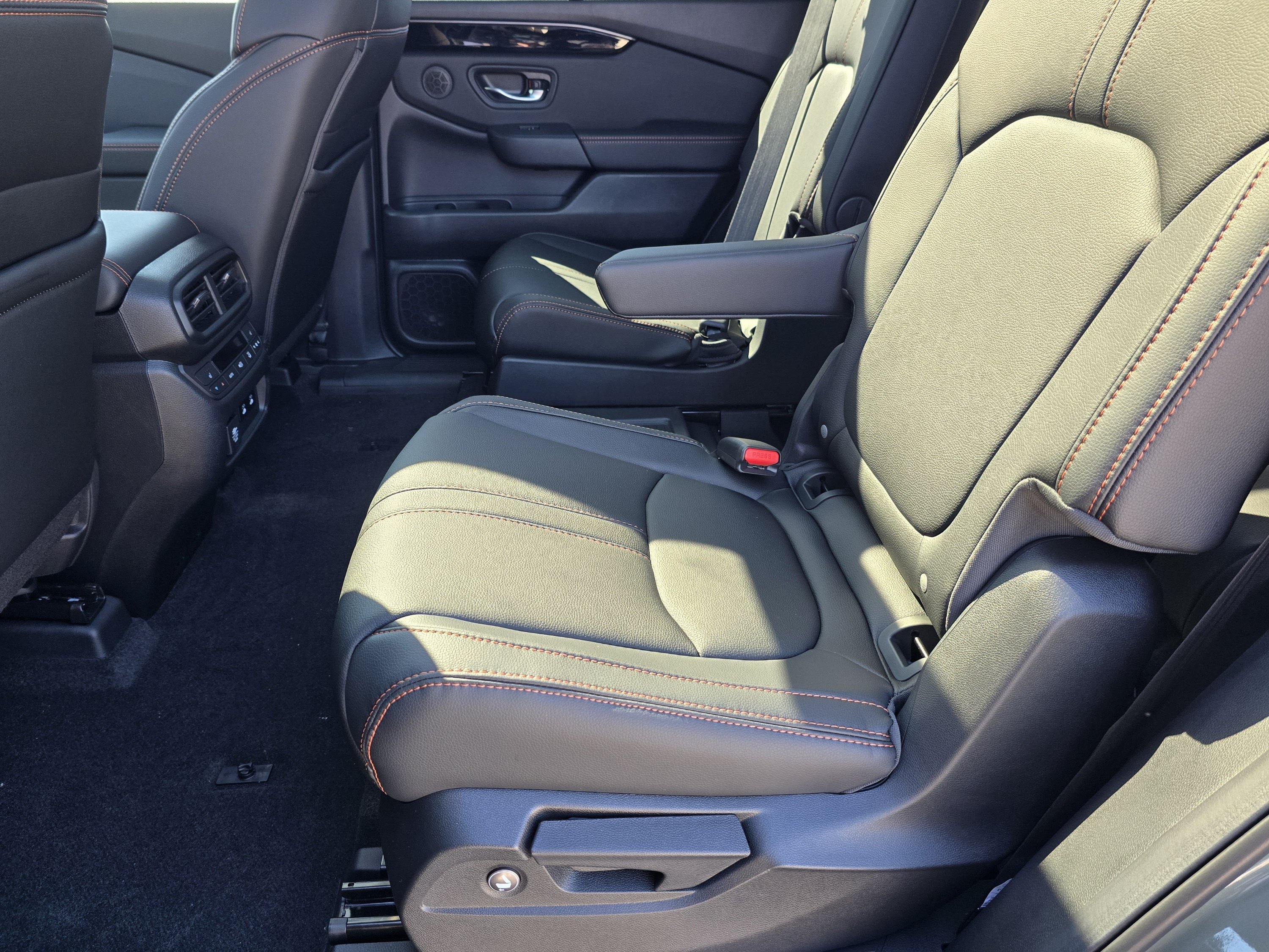 New 2026 Honda Pilot TrailSport image 5