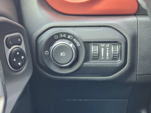 Used 2020 Jeep Wrangler Unlimited Rubicon AWD/4WD image 22