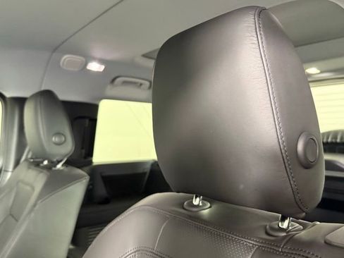 New 2025 Land Rover Defender 130 S image 20