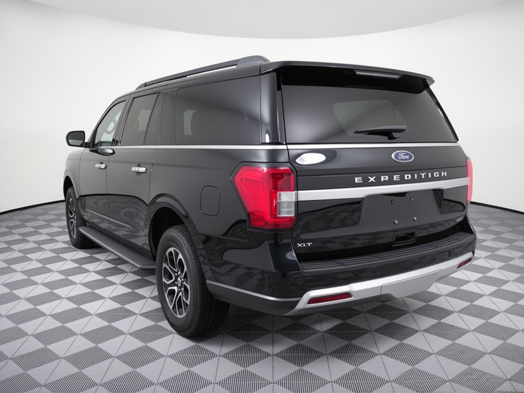 Used 2024 Ford Expedition Max XLT AWD/4WD image 3