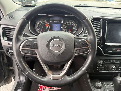 Used 2019 Jeep Cherokee Limited image 17