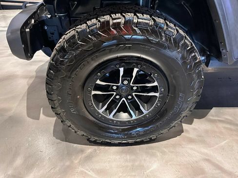 Used 2024 Jeep Wrangler Unlimited Sport AWD/4WD image 10