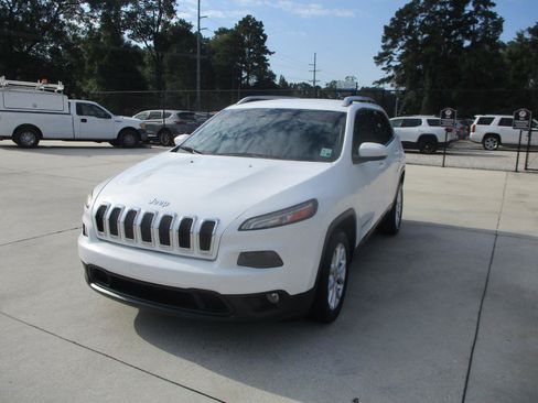 Used 2014 Jeep Cherokee Latitude w/ Comfort/Convenience Group FWD image 20