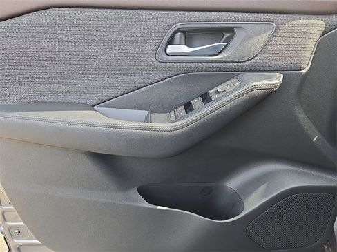 Certified 2022 Nissan Rogue SV image 14