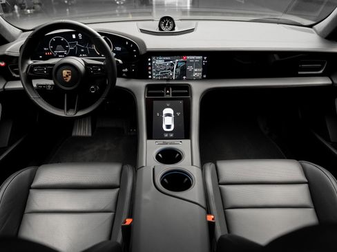 Used 2023 Porsche Taycan GTS image 39