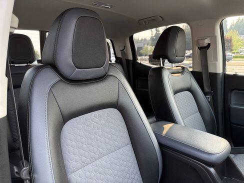 Used 2019 Chevrolet Colorado Z71 AWD/4WD image 24