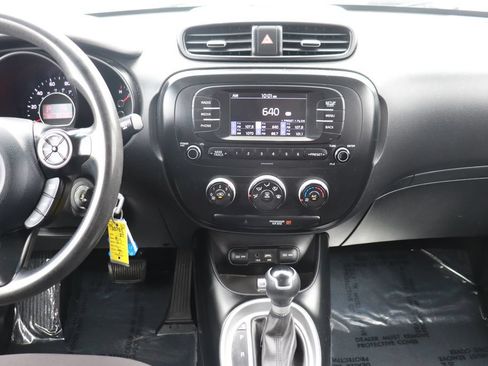 Used 2018 Kia Soul FWD image 15