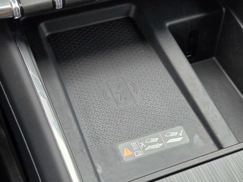 Used 2025 GMC Acadia Elevation w/ Elevation Premium Package image 21