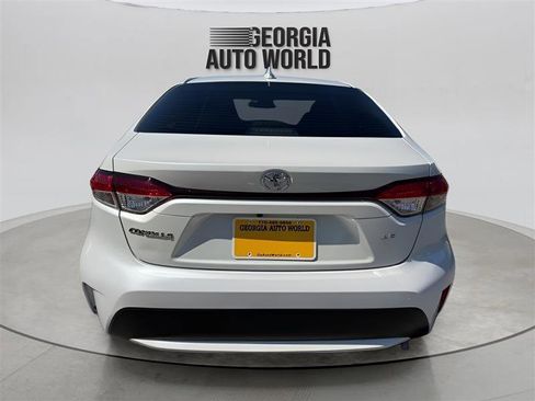 Used 2021 Toyota Corolla LE FWD image 11