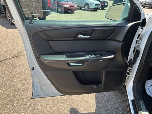 Used 2016 GMC Acadia SLT AWD/4WD image 15