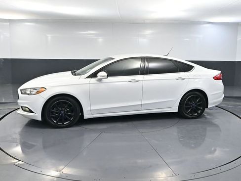 Used 2017 Ford Fusion SE image 10