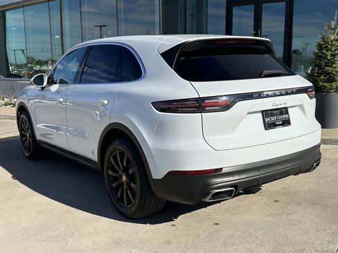 Used 2020 Porsche Cayenne image 3