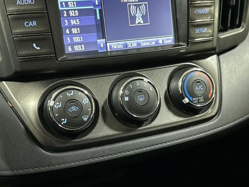 Used 2015 Toyota RAV4 LE AWD/4WD image 16