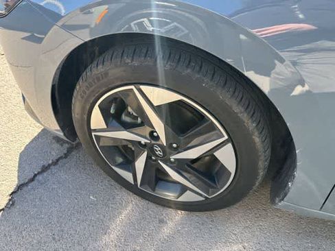 Certified 2022 Hyundai Elantra Limited w/ Cargo Package image 3