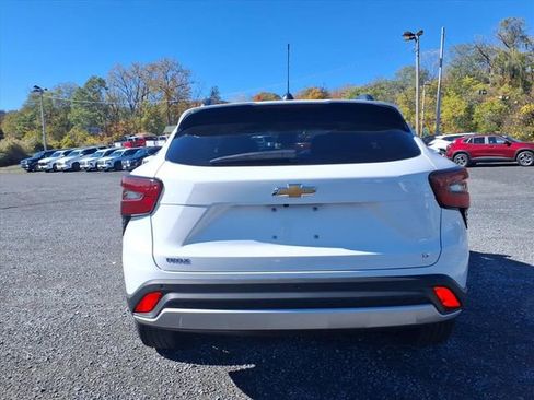 New 2026 Chevrolet Trax LT w/ Driver Confidence Package image 5