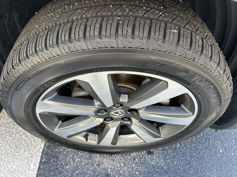 Used 2025 Honda Pilot Elite image 6