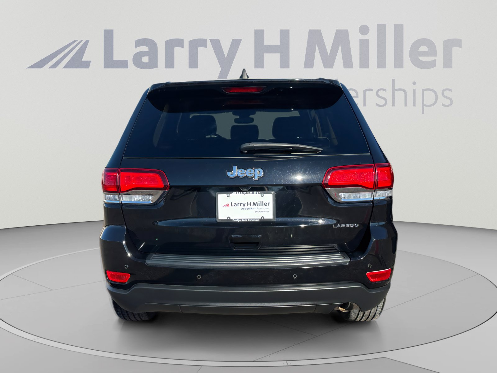 Used 2022 Jeep Grand Cherokee Laredo E RWD image 4
