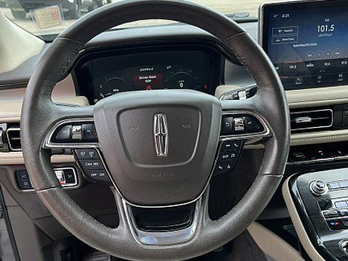 Used 2022 Lincoln Nautilus FWD image 9