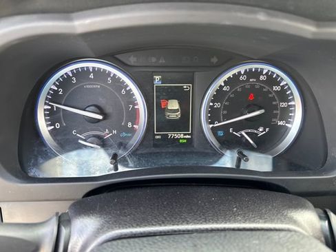 Used 2019 Toyota Highlander XLE image 23