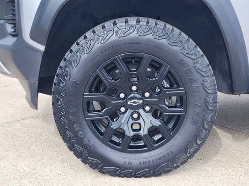 Used 2024 Chevrolet Colorado Trail Boss w/ Technology Package image 8