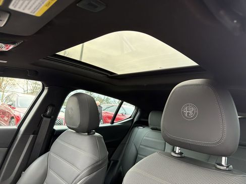 Used 2024 Alfa Romeo Tonale Veloce image 28