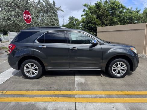 Used 2017 Chevrolet Equinox LT w/ Convenience Package image 3