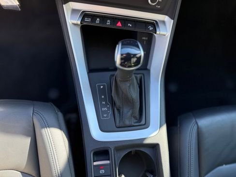 Used 2025 Audi Q3 2.0T Premium image 19