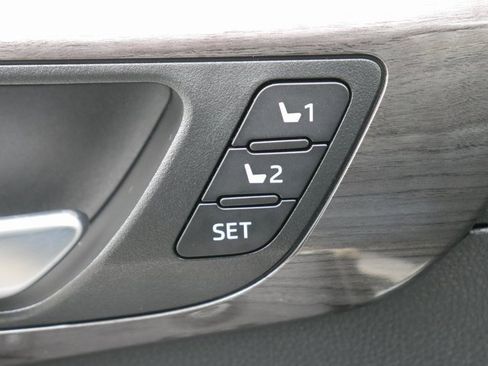 Used 2024 Toyota Highlander Platinum image 29