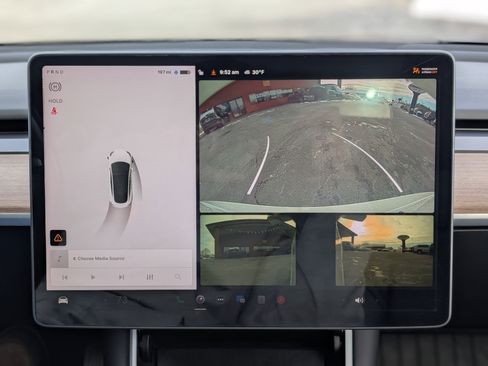 Used 2018 Tesla Model 3 Long Range image 3