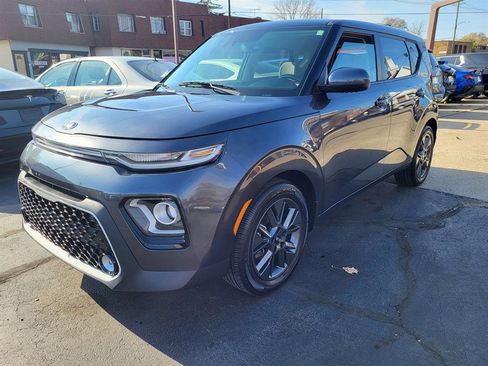 Used 2020 Kia Soul EX image 3