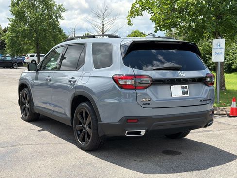 Used 2025 Honda Pilot Black Edition image 3