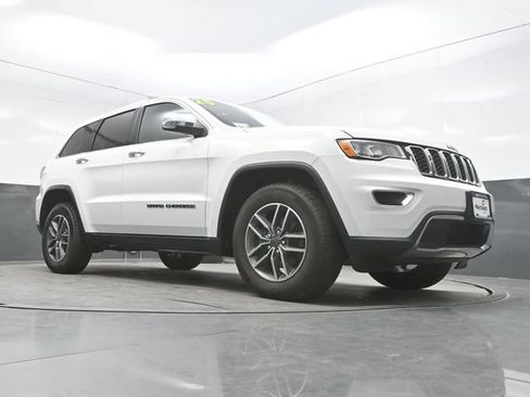Used 2020 Jeep Grand Cherokee Limited AWD/4WD image 22