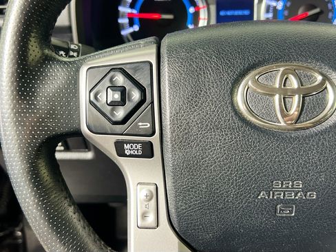 Used 2018 Toyota 4Runner Limited AWD/4WD image 18