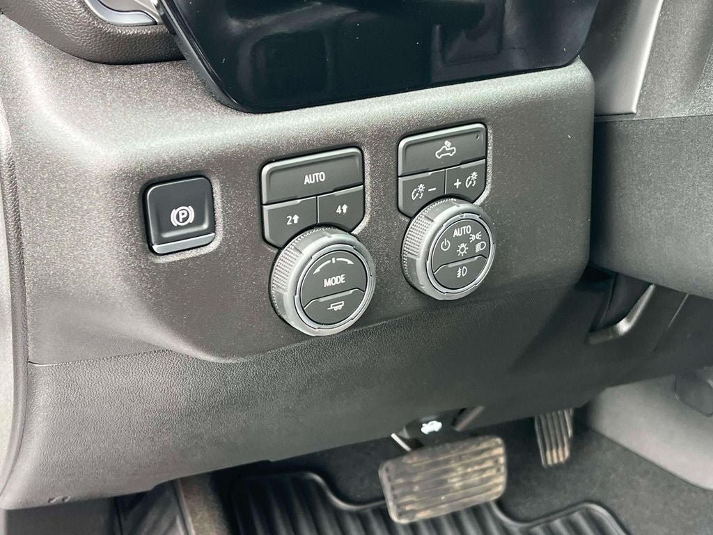 Used 2026 Chevrolet Silverado 1500 RST AWD/4WD image 29