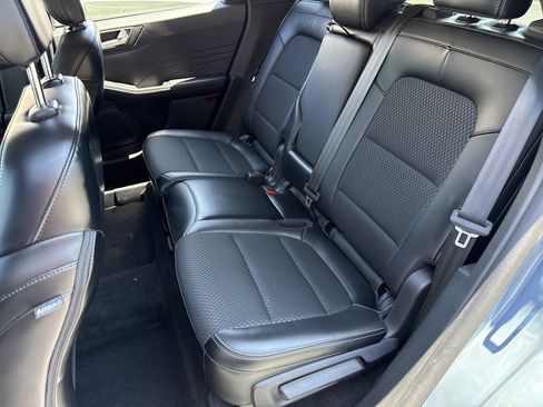 Used 2025 Ford Escape SE FWD image 15