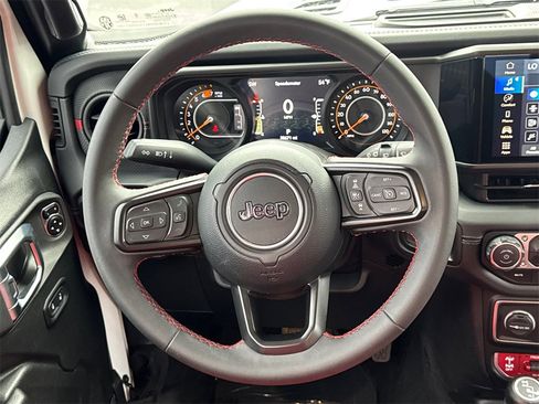 Used 2024 Jeep Wrangler Unlimited Rubicon image 24