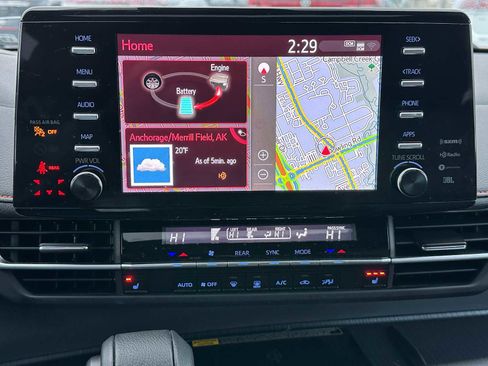 Used 2023 Toyota Sienna XSE image 27