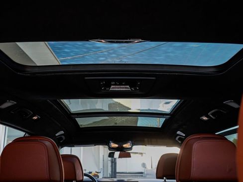 Used 2025 BMW X7 M60i image 25