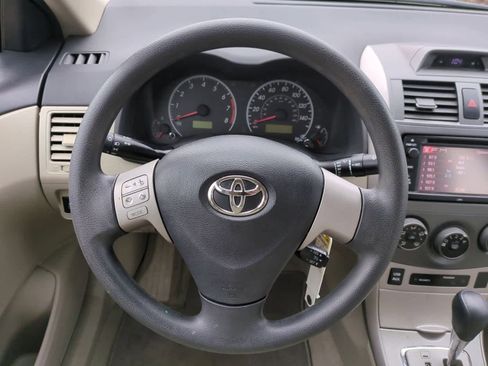 Used 2013 Toyota Corolla LE image 22