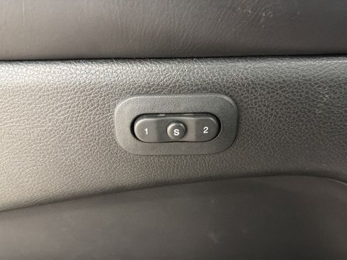 Used 2018 Jeep Grand Cherokee Overland AWD/4WD image 16
